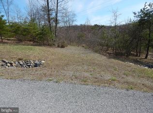 30 Cielo Ln, Berkeley Springs, WV 25411