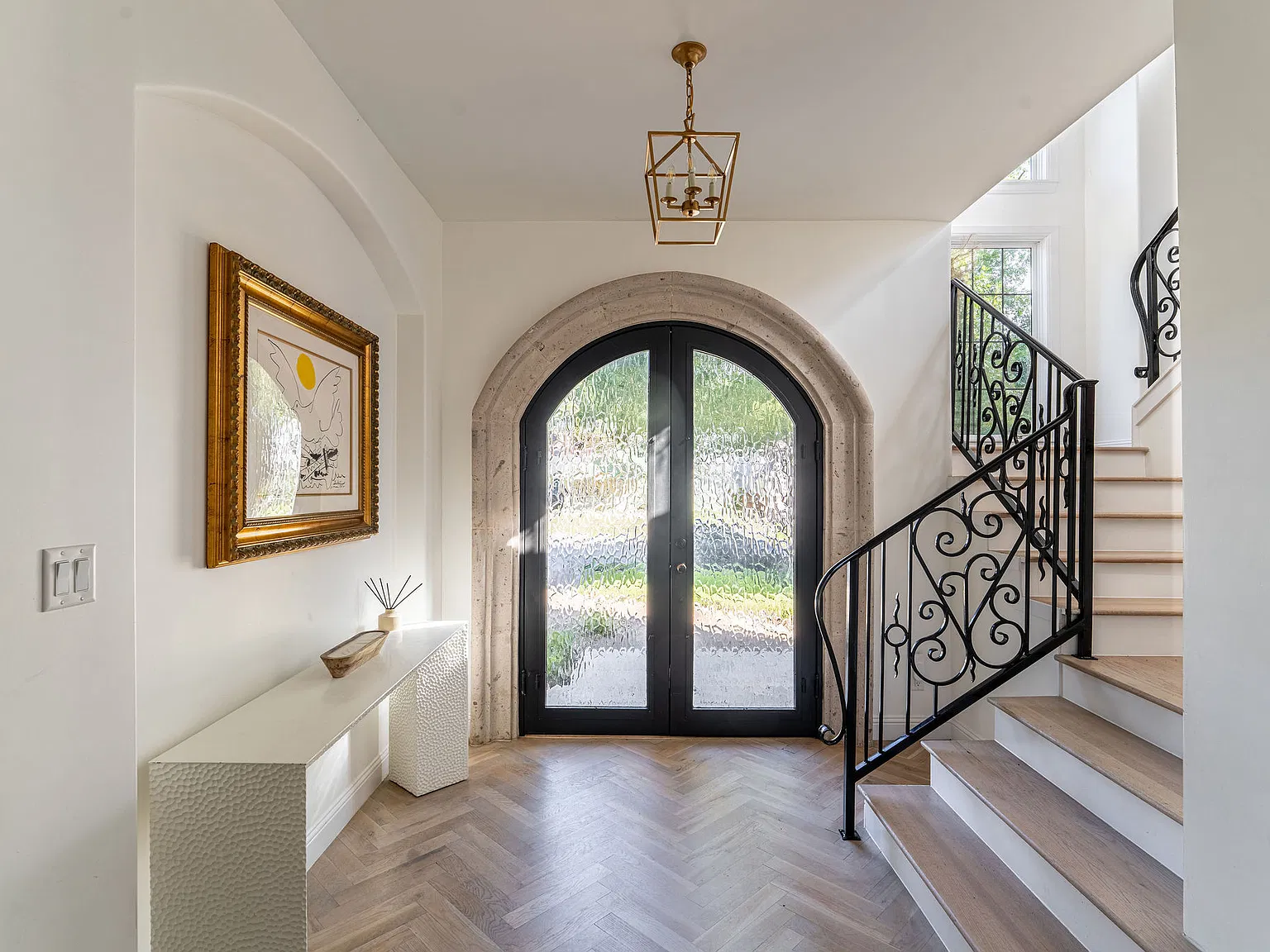 5 bed, 4670 sqft, $8,750 — Photo 3