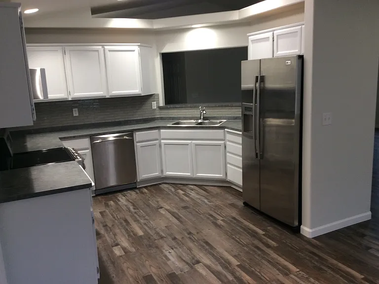 603 SW Leonard St — Photo 3