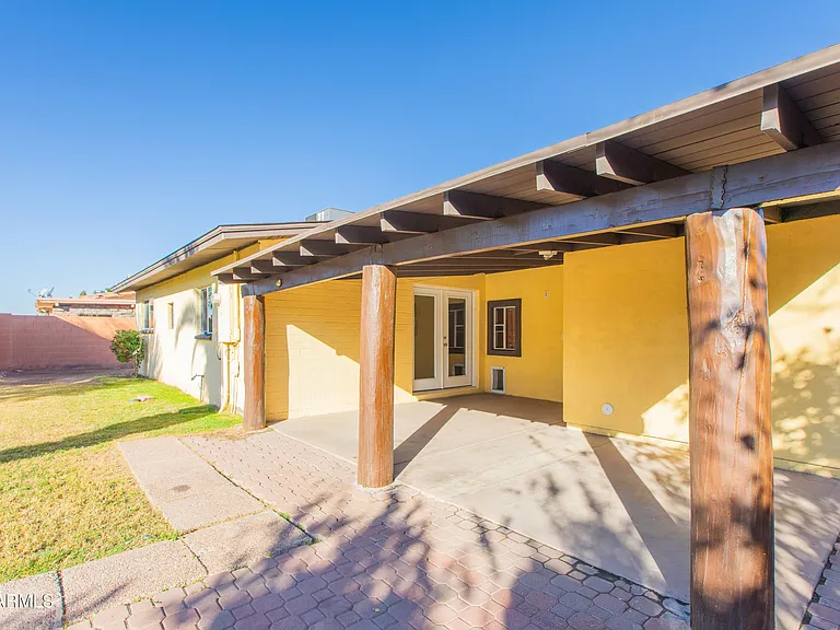 1813 E Ellis Dr — Photo 53