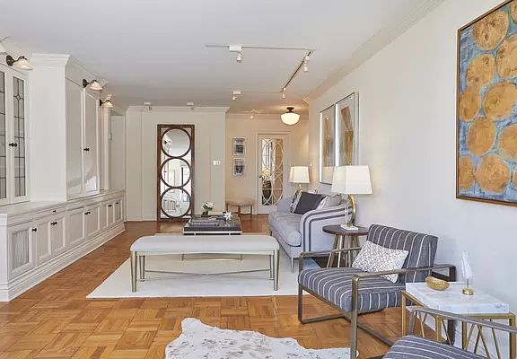 2nd image of 203 E 72nd St APT 15A