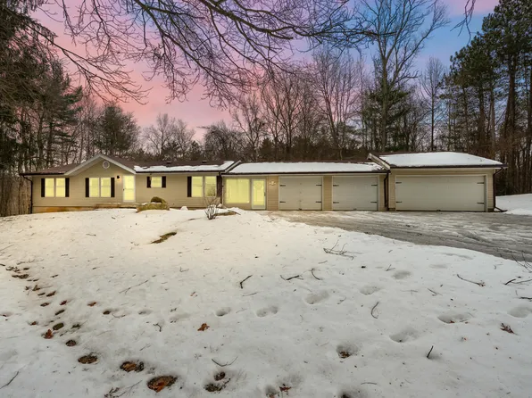 8706 N 12th St, Kalamazoo, MI 49009