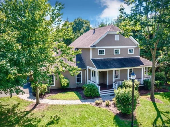 106 Periwinkle Drive #17, Middlebury, CT 06762