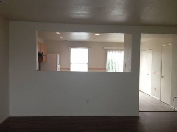 Living Room / Kitchen