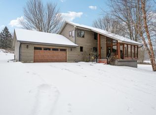 670 Island Lake Point, Chelsea, MI 48118