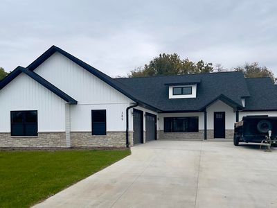 389 Linda Ln, Riverdale, IA, 52722