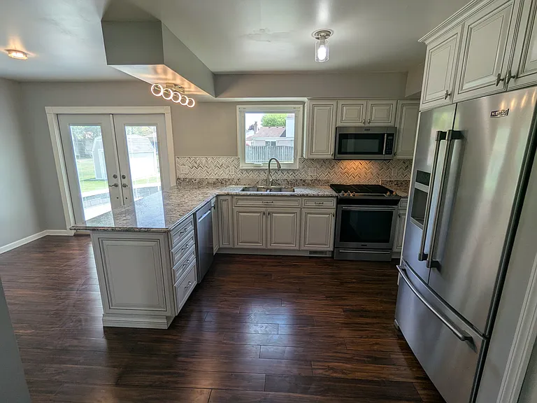 12942 Montbatten Ct — Photo 4