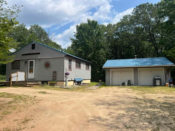 N7084 Cozy Oaks Cir, Shawano, WI 54166