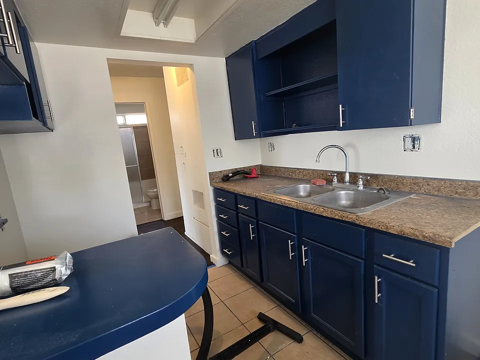 199 E 4th St #1