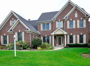 3809 Grand View Ct, Saint Charles, IL 60175