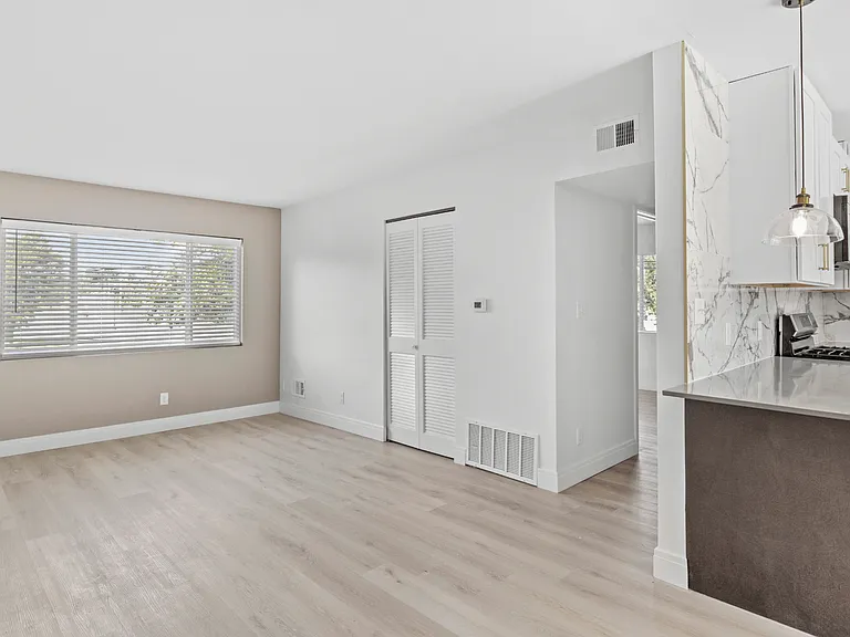 Solo Living Room Solo Living Room