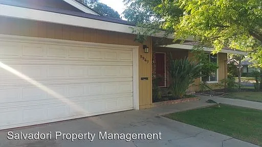 2967 Crestwood Ct photo 1