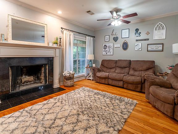 2nd image of 104 Bonnabel Pl