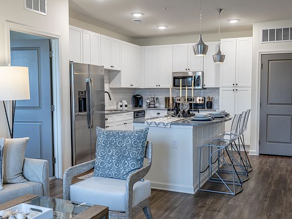 4th image of 2500 Florida Ave #2102