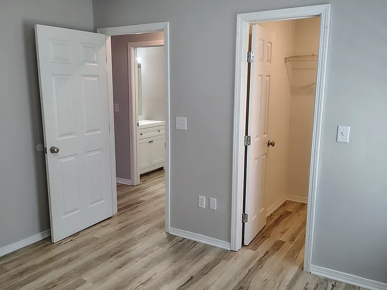 1065 N Lindell Ave #1 — Photo 12