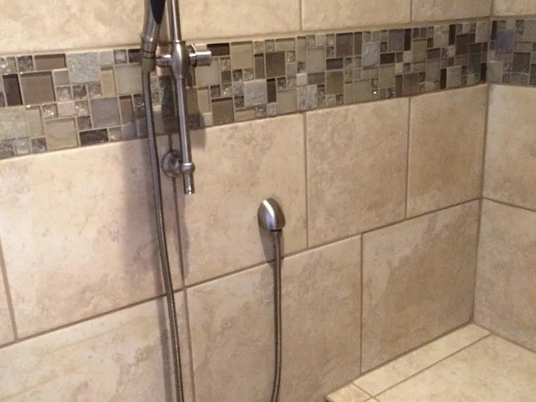 WALKIN SHOWER SEAT WITH 2ND SHOWER HEAD