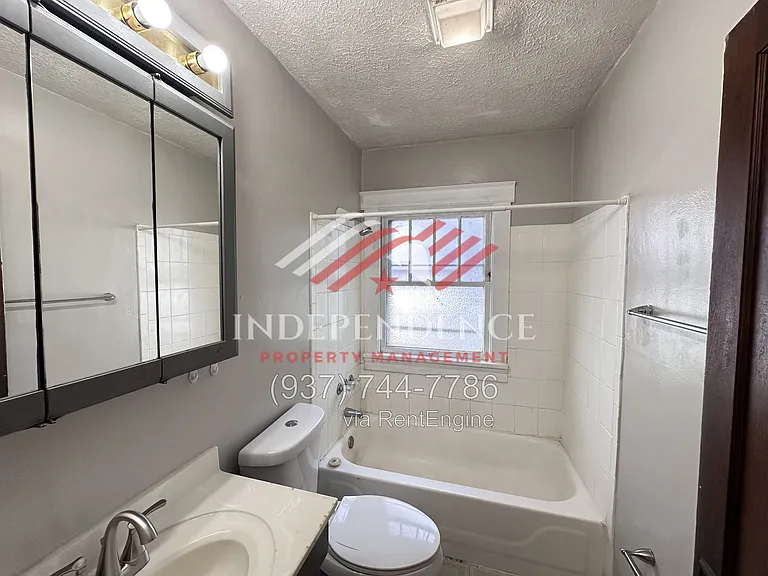 2720 Dwight Ave — Photo 16