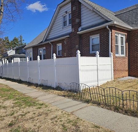 2nd image of 836 Summit St