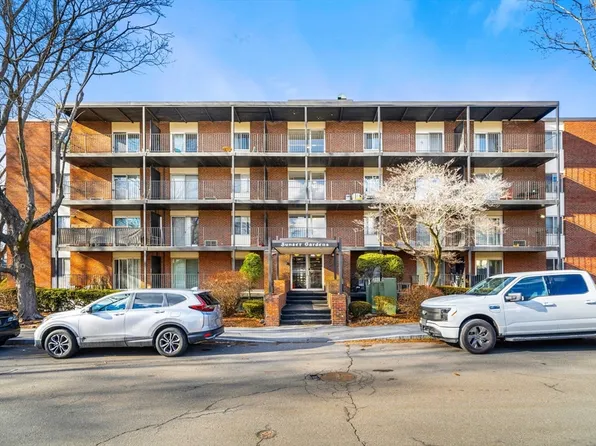 45 Oval Rd APT 36, Quincy, MA 02170