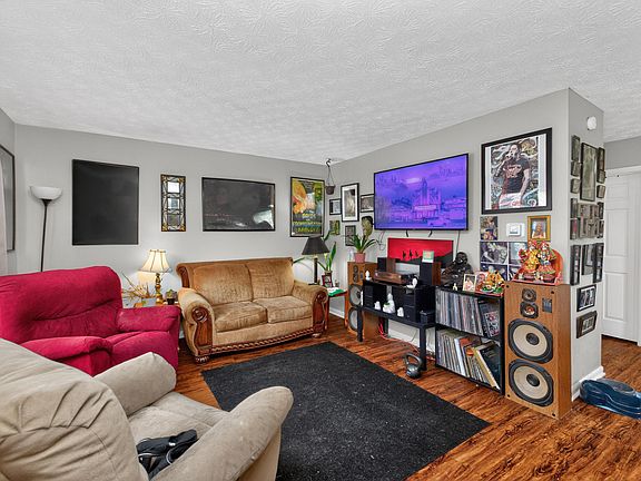 5th image of 3500 Warwick Dr APT 30