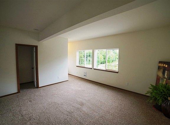 3rd image of 1256 Ash Ave Unit 101