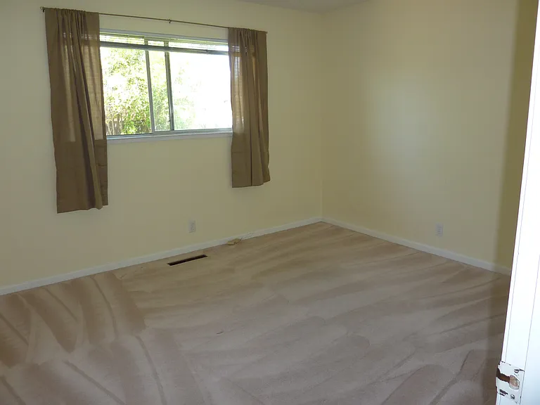 1548 Heron Ave — Photo 9