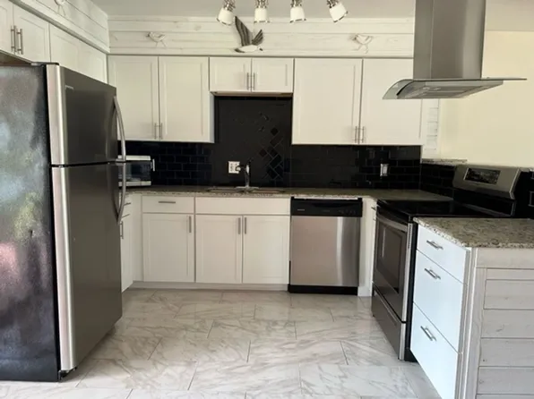 656 Palm View Dr #4, Naples, FL 34110