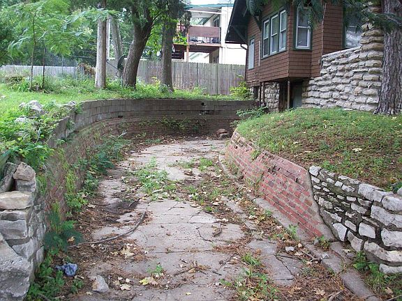 5th image of 100 S Cypress Ave