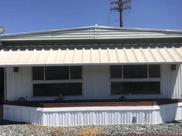 320 N Blackstone Street #12, Tulare, CA 93274