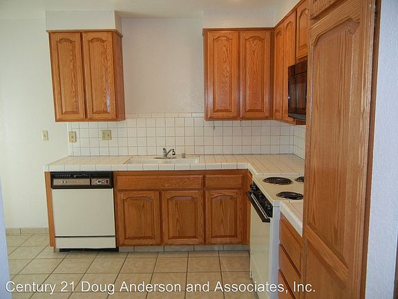 3rd image of 42925 15th St W #C4