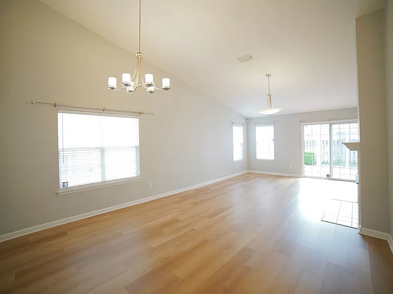 1121 Mosswood Chase — Photo 2