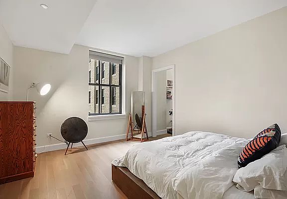 5th image of 100 Barclay St APT 12S