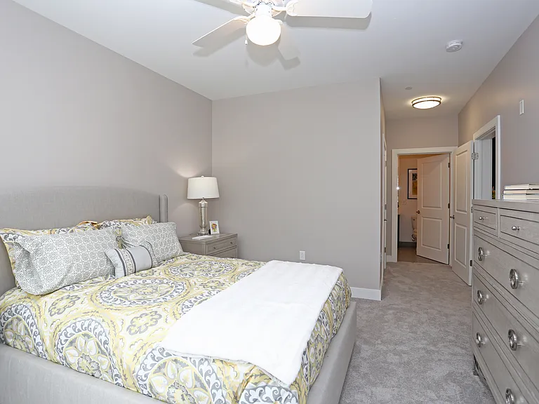 Colonial Pointe at Franklin Lakes — Photo 27