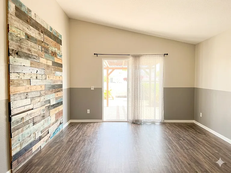 13830 Glasser Ave — Photo 5