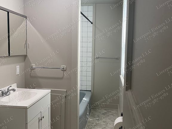 5th image of 409 S Market St #C