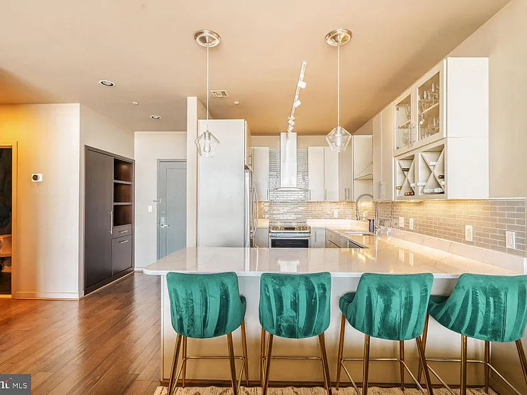 1200 Steuart St #713 — Photo 10