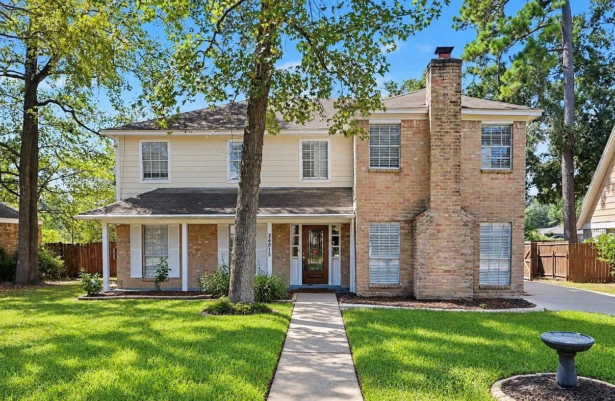 4 bed, 2.5 bath, 2544 sqft, $2,200 — Photo 1