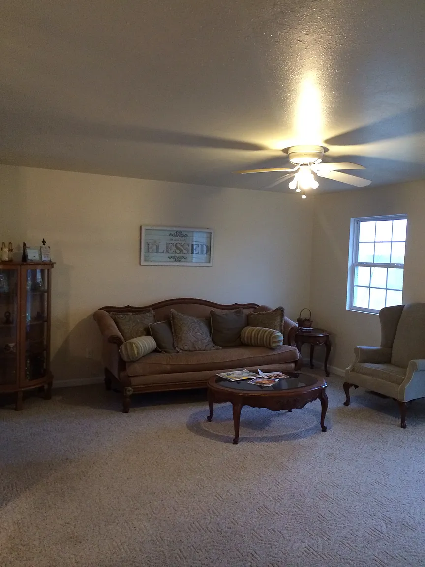 518 Gilbert Dr photo 1