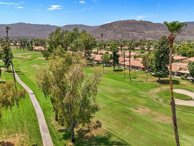235 Santa Barbara Cir — Photo 5