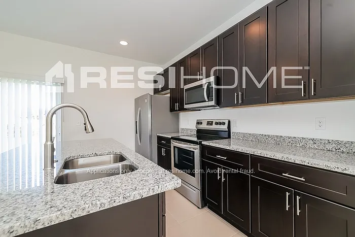 1925 Drum Dr — Photo 7