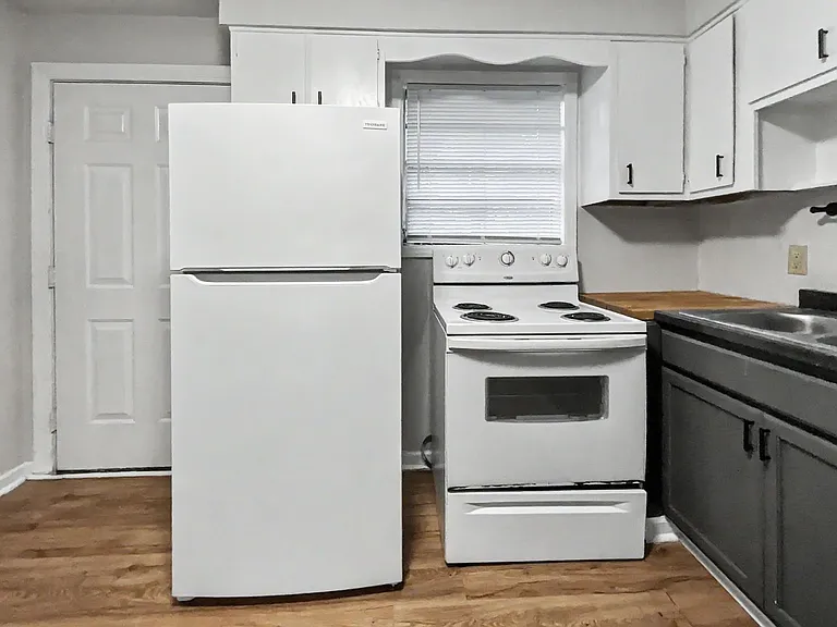 1813 Walker Ave — Photo 3