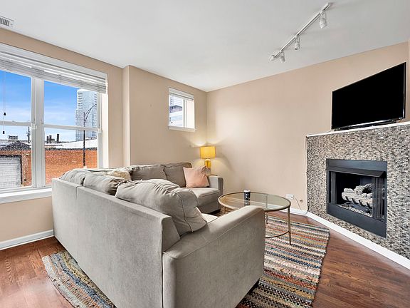 4th image of 1421 N Halsted St APT 2S