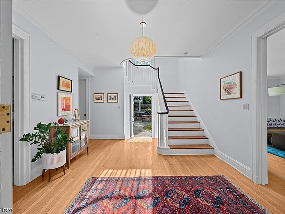 4th image of 2873 Glengary Rd