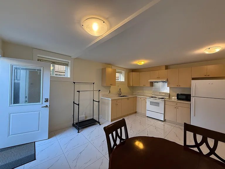44XX Huxley Ave #BASEMENT — Photo 13