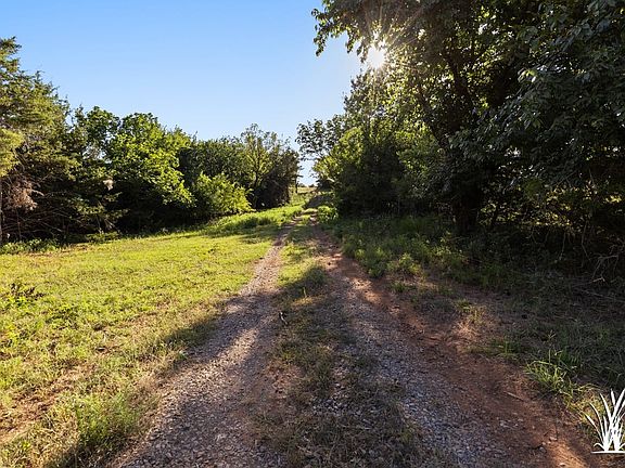 4th image of N Brush Creek Rd