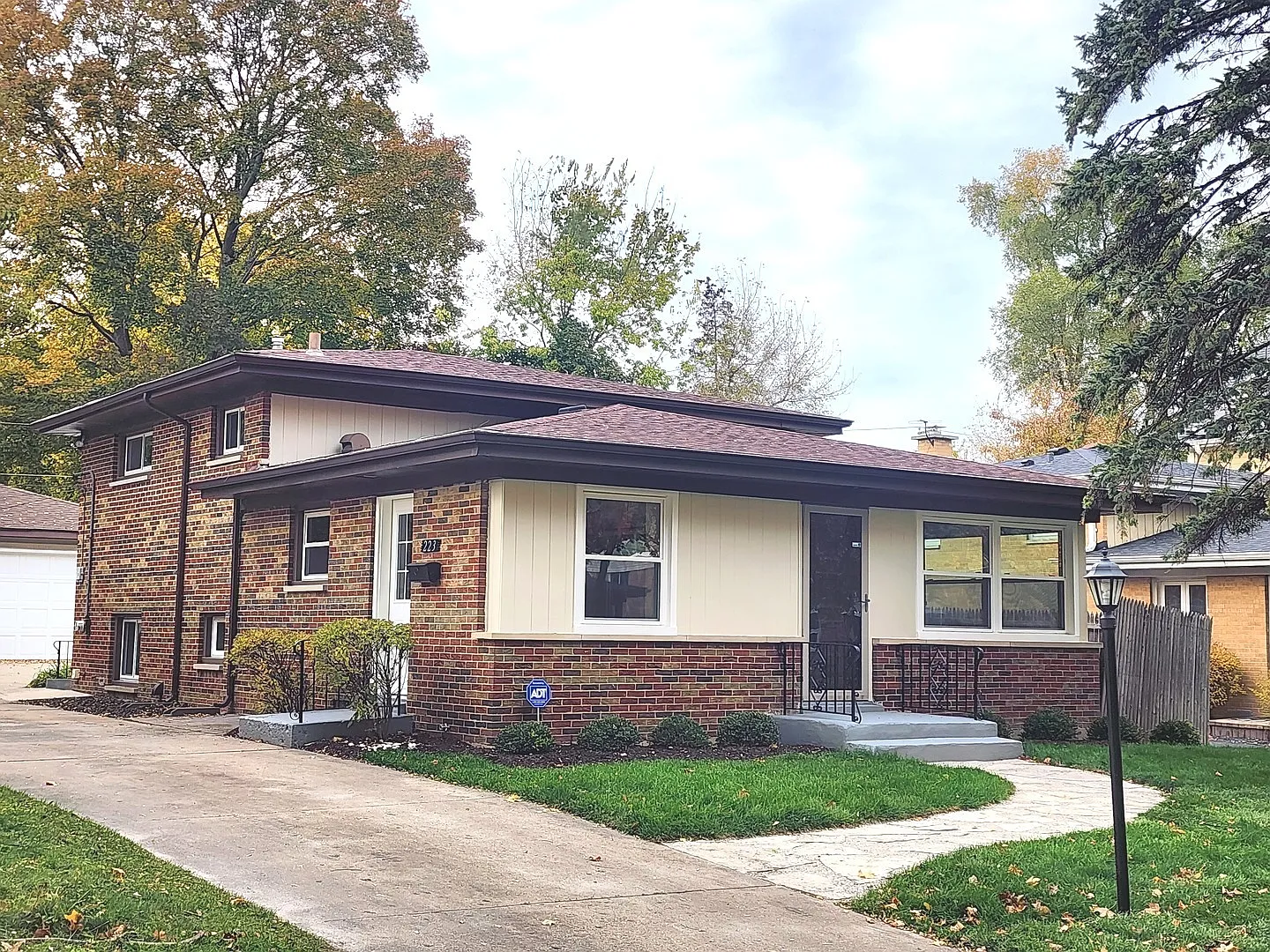 223 Kenloch Ave photo 1