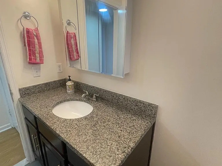 1503 Plymouth Rd — Photo 21