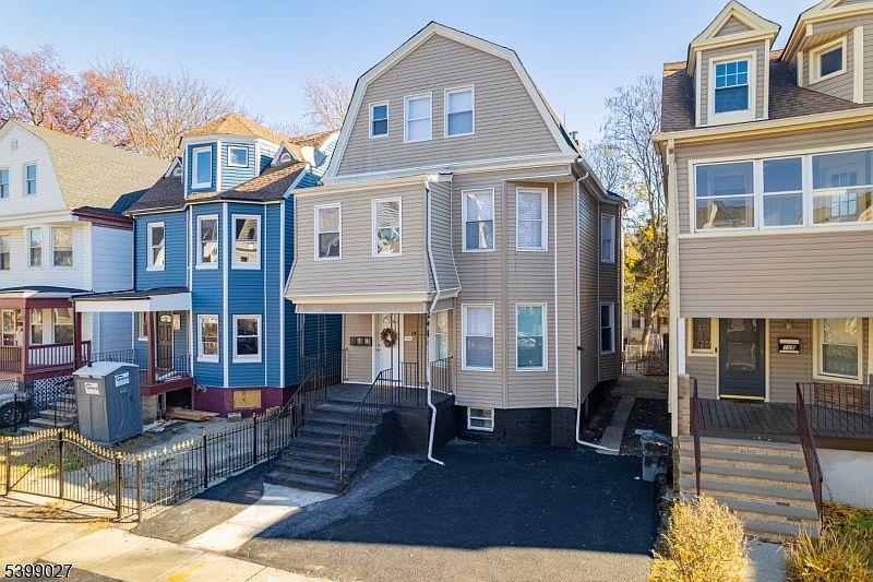 1st image of 110 N 17Th St