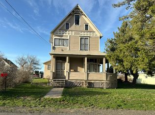 239 W 3rd St, Waterville, WA 98858