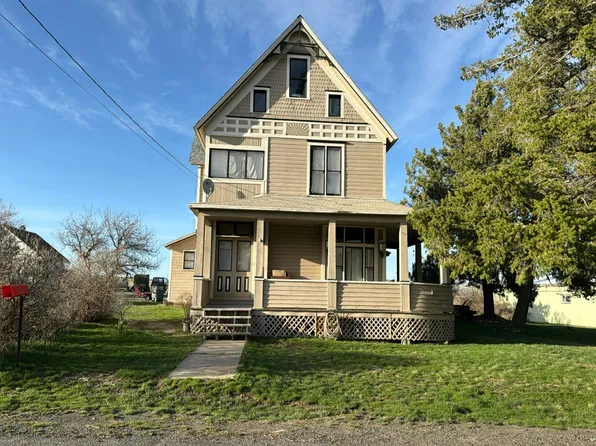 239 W 3rd St, Waterville, WA 98858